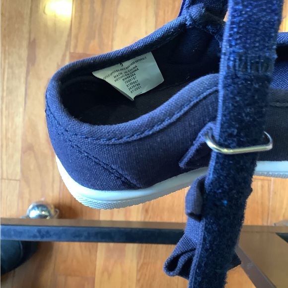 BUNDLE !  Two pairs Toddler shoes size 5 - Picture 6 of 9